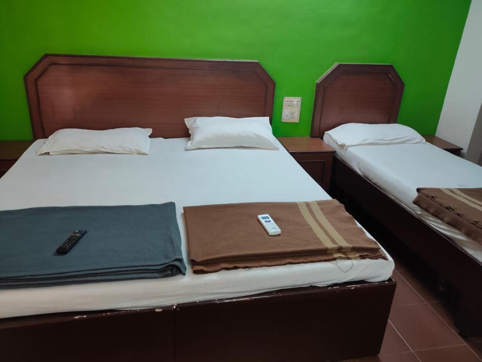 Anjana Hotels Тени Екстериор снимка