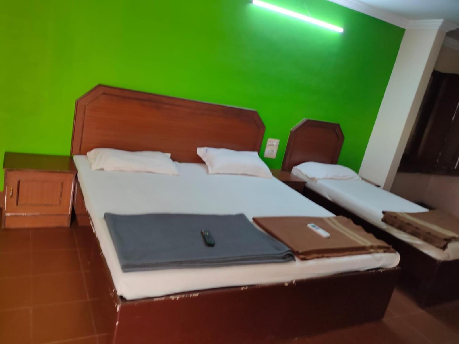 Anjana Hotels Тени Екстериор снимка