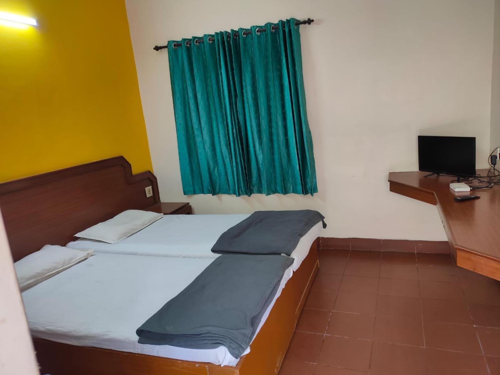 Anjana Hotels Тени Екстериор снимка