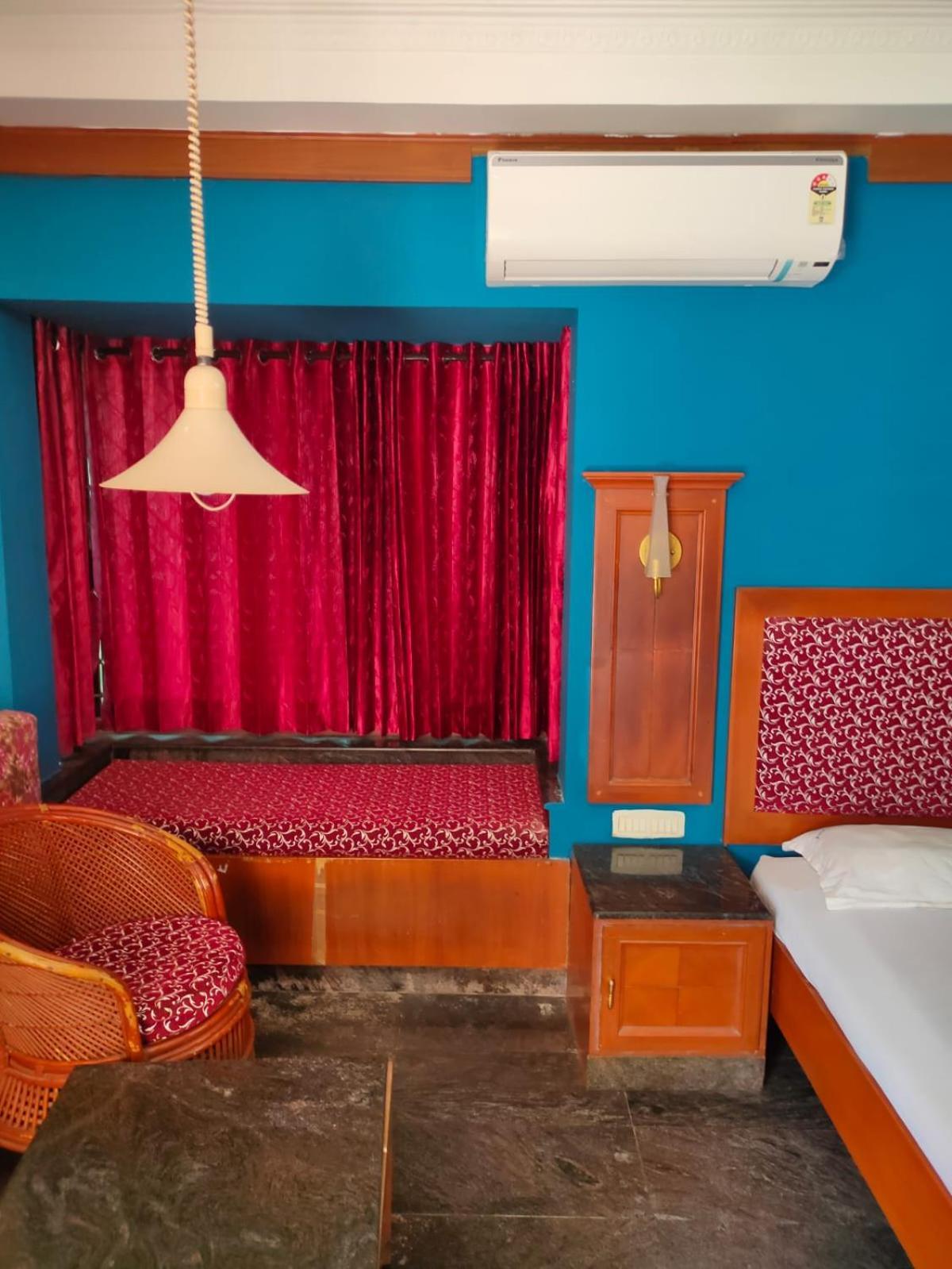Anjana Hotels Тени Екстериор снимка